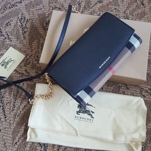 Burberry House Check and Leather WOC Black